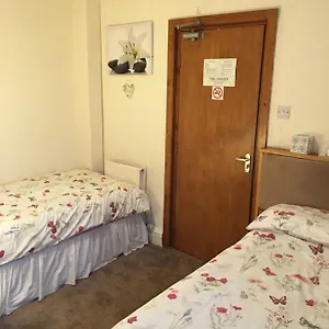 Bed & Breakfast Camelot House
